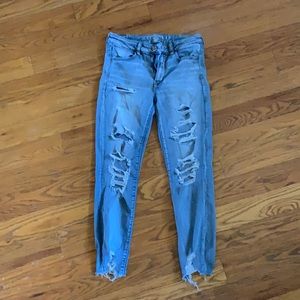 American Eagle distressed jeans size 6